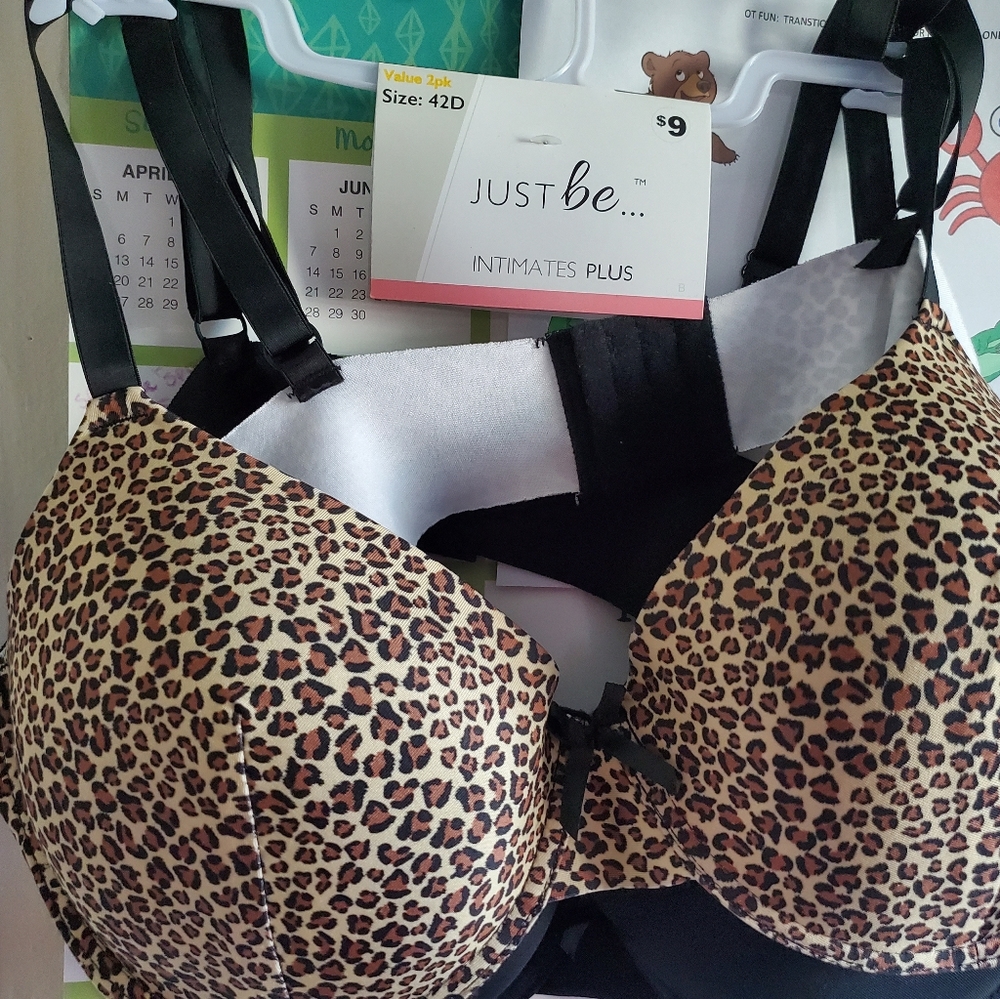 4 Brand New Bras Size 42 D 😊